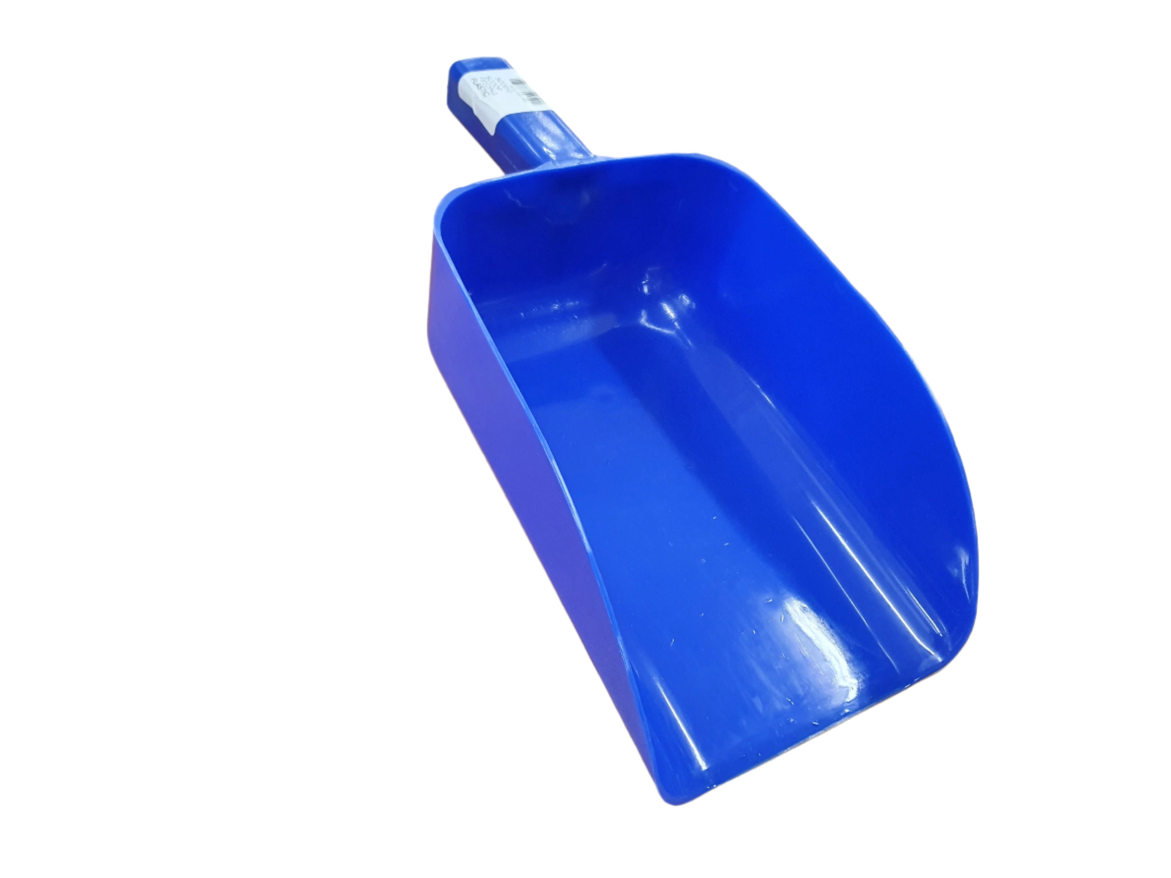 Blue plastic scoop on a wooden surface with a tiled floor background